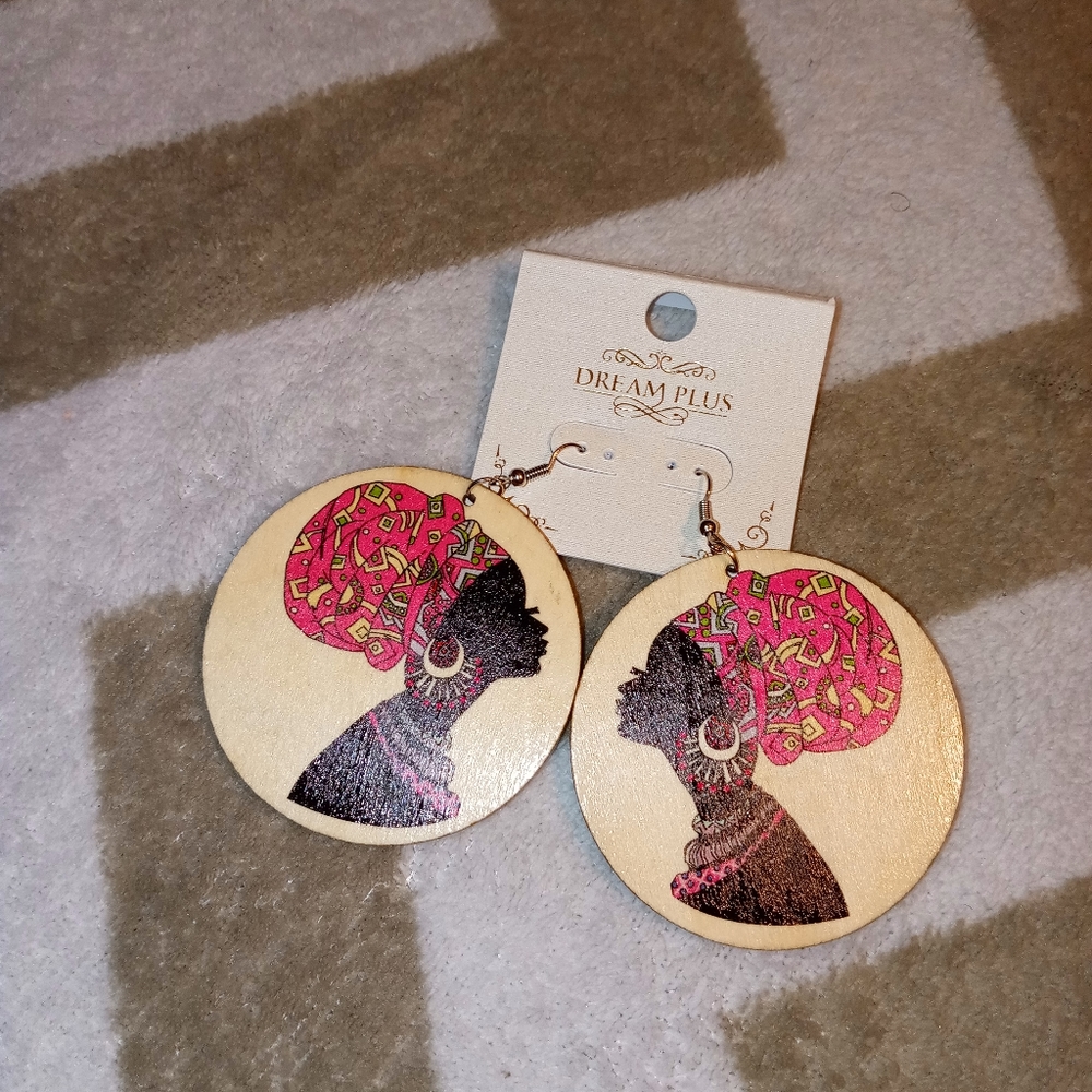 Dream Plus Pink Scarf African Queen Hook Earrings